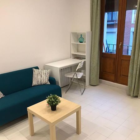 Un Genial Estudio En El Barrio Las Cortes Madrid Exterior photo